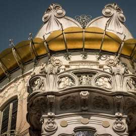 Torino: tour a piedi in stile liberty con caffè
