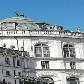 Tour a Stupinigi e alla Sacra di San Michele con guida
