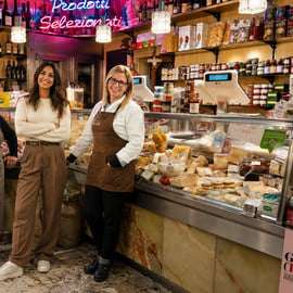Tour dello street food a Torino tra piola, agnolotti e dolci