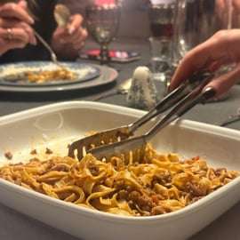 Matlagningskurs i Turin: tagliatelle och tiramisù hos en kock