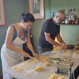 Matlagningskurs i Turin: tagliatelle och tiramisù hos en kock