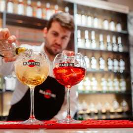 Pub crawl a Torino a San Salvario con giochi e tre bar