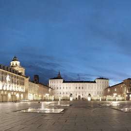 Torino: Tour privato della città a piedi con degustazione di cioccolateria