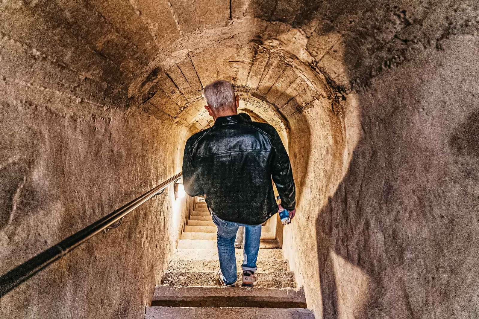 Tour della Torino sotterranea: tunnel e rifugio bellico
