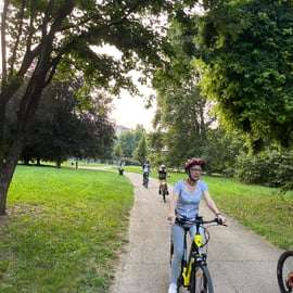 Tour in e-bike vicino a Torino: Cascina Blu e mirtilli
