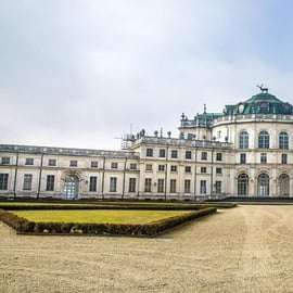 Tour a Stupinigi e alla Sacra di San Michele con guida